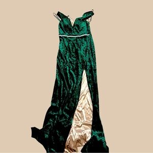 Elegant Jodi Kristopher velvet Green Dress size 7 women’s